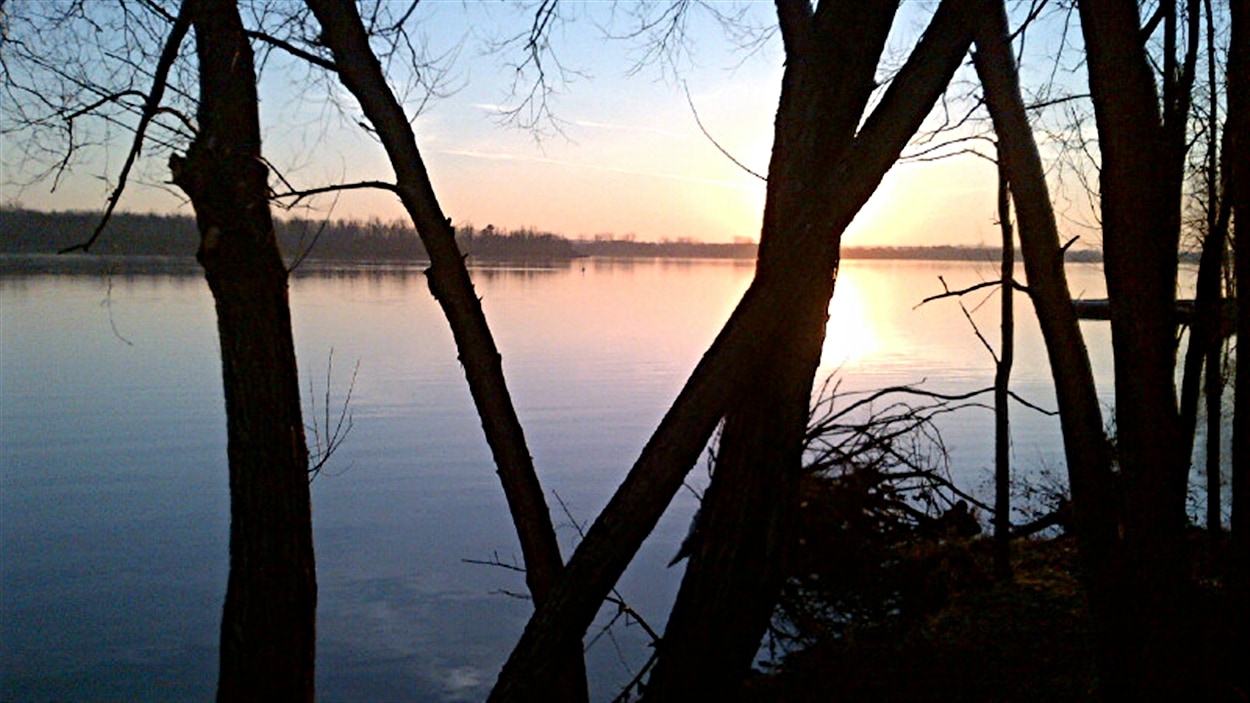 La rivière des Outaouais, dans l'Est ontarien.