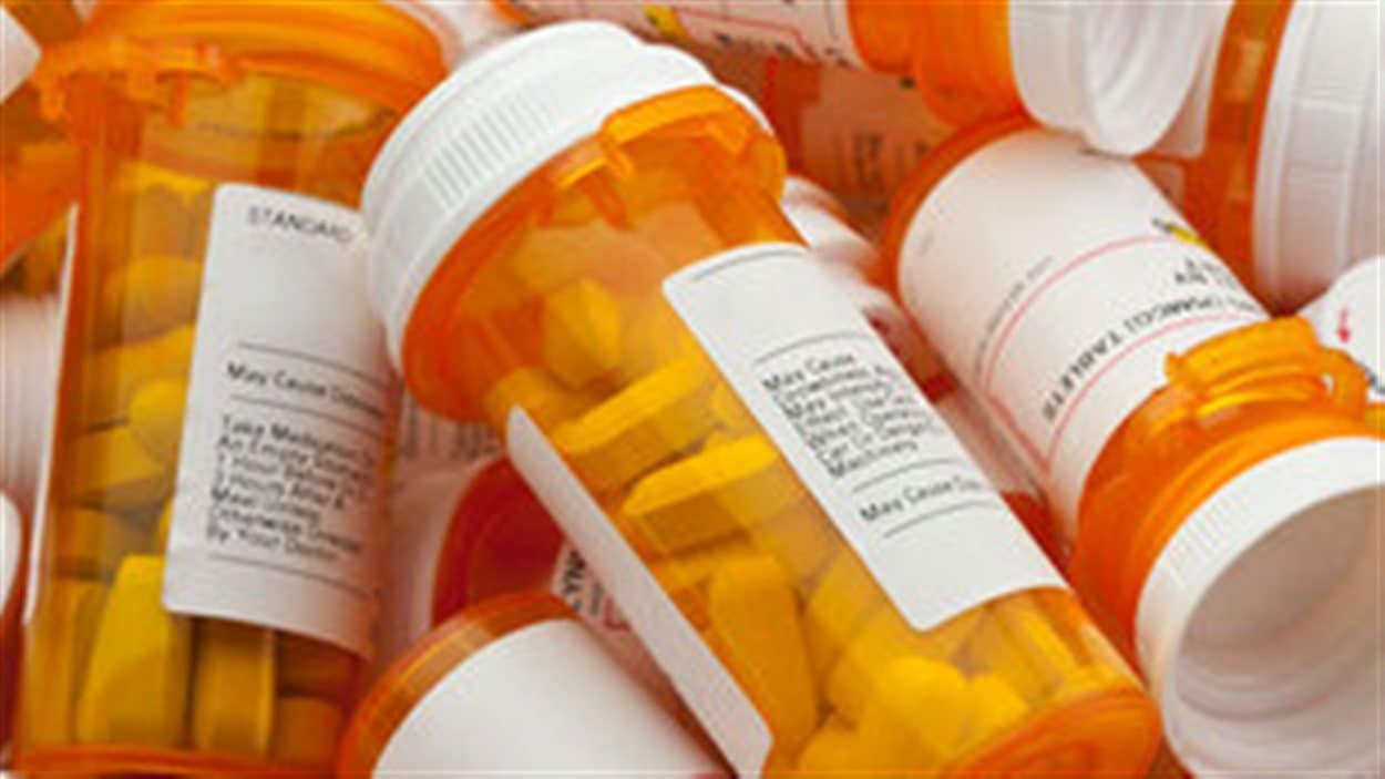 Des flacons de médicaments