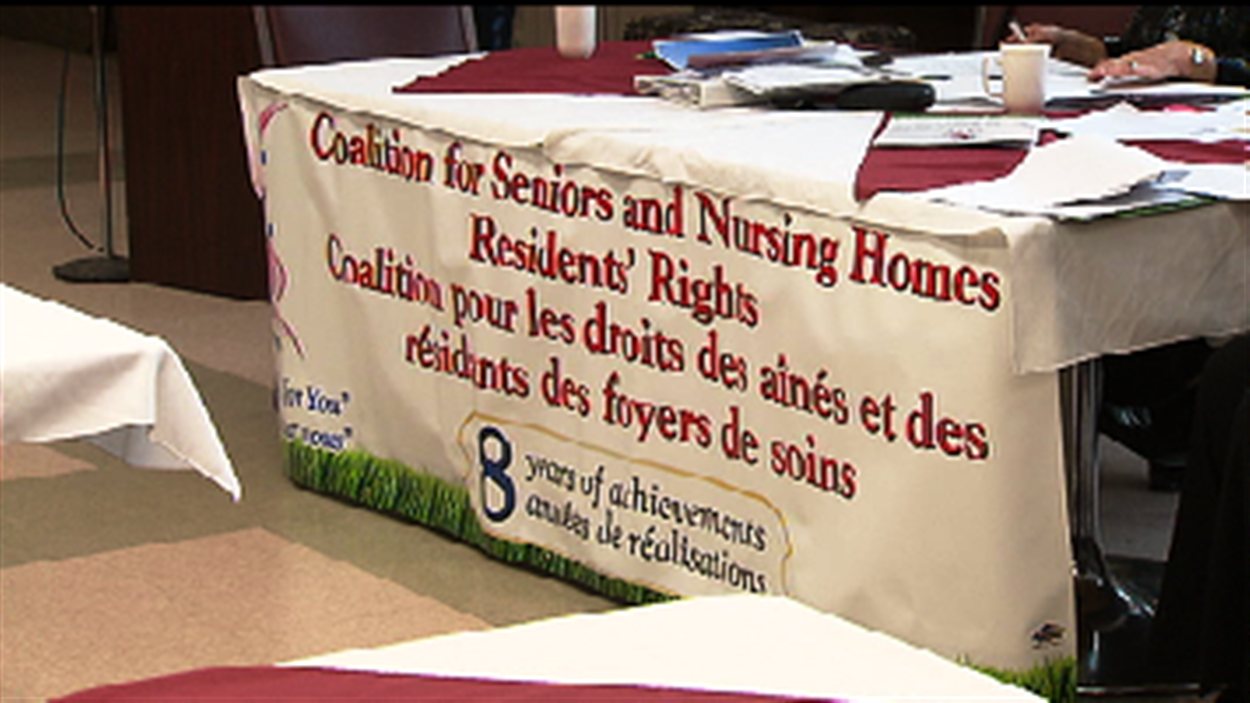 La Coalition pour les droits des aînés demande à la province d'inciter les personnes âgées à rester chez elles plus longtemps