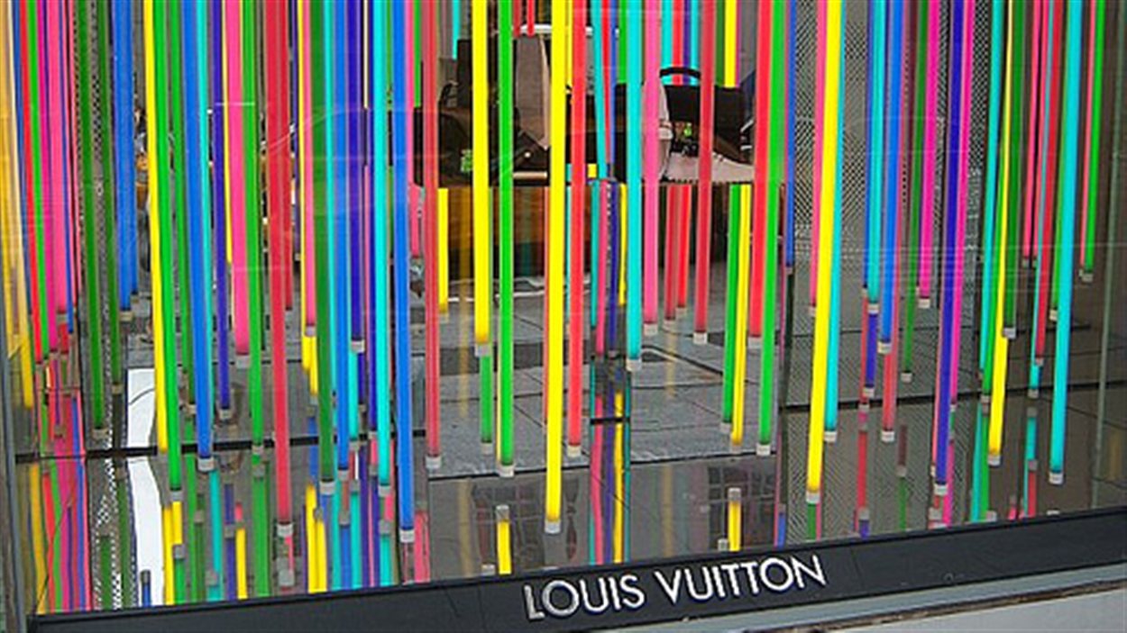 La vitrine néon de Louis Vuitton à New York