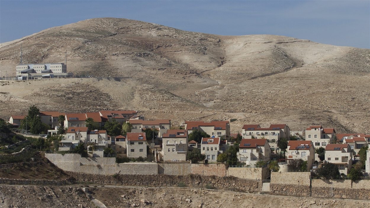 Vue sur l'impantation israélienne de Maaleh Adumin, près de Jerusalem.