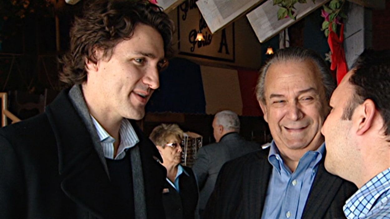 Le candidat à la course à la direction du Parti libéral du Canada, Justin Trudeau, a rencontré des Gatinois, dont l'ex-député Marcel Proulx.