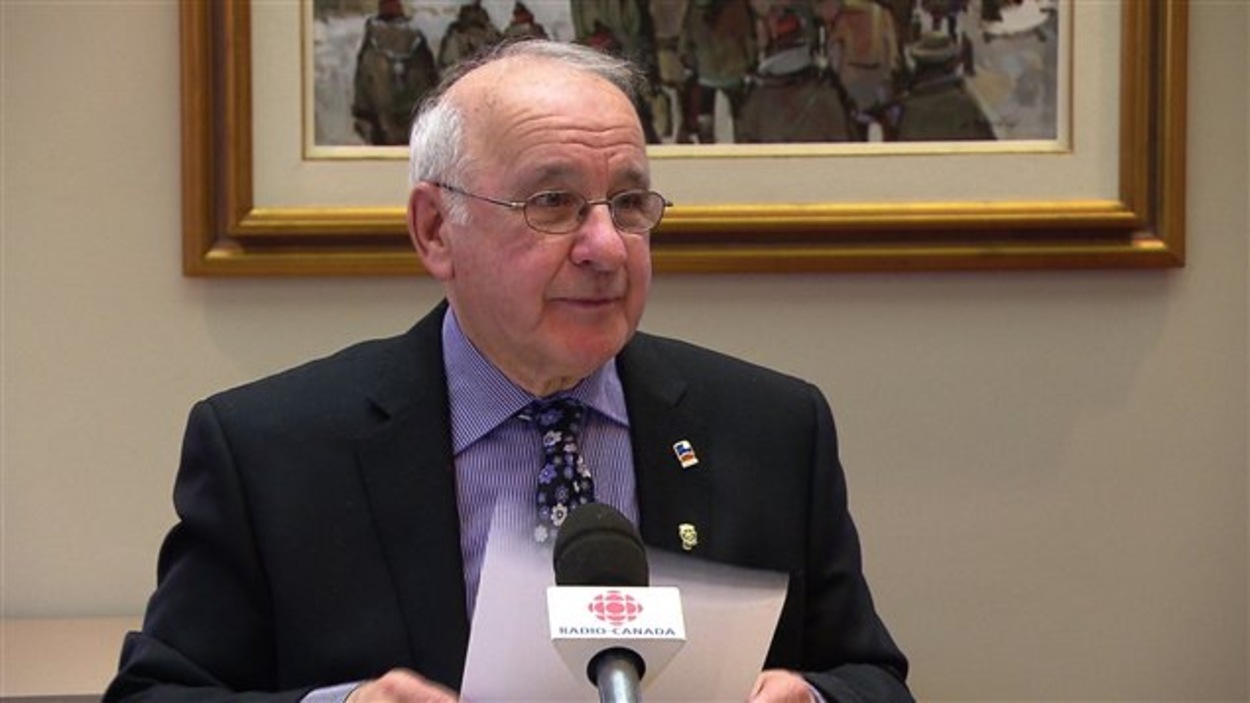 Jean Bélanger reçoit la médaille de l'Assemblée nationale | Radio-Canada