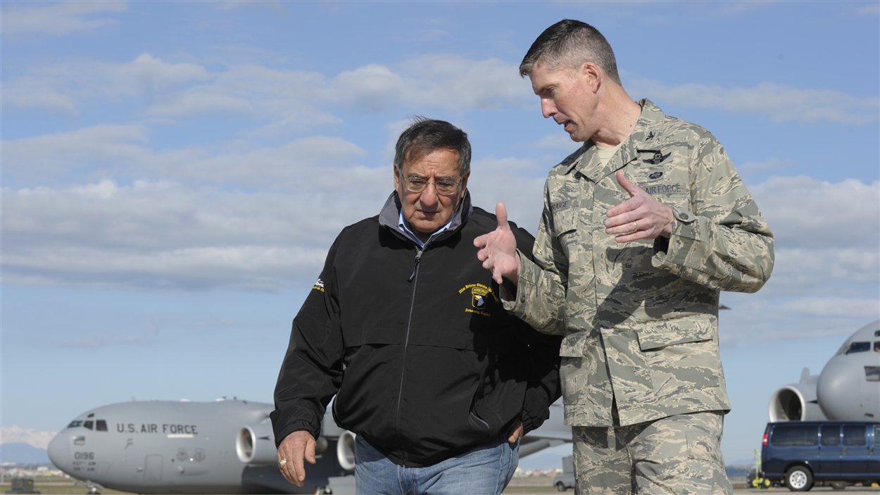 Le secrétaire américain de la Défense, Leon Panetta, arrive à la base d'Incirlik, dans le sud de la Turquie.