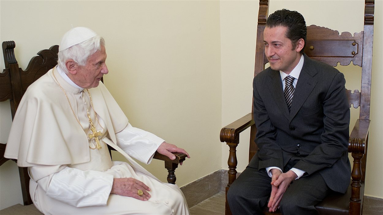 Le Pape accorde la grâce à son majordome