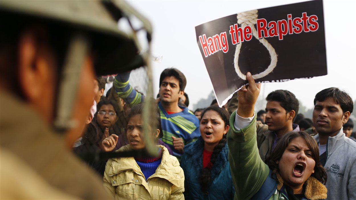 En Inde, les manifestations en lien avec le viol d'une jeune étudiante se poursuivent