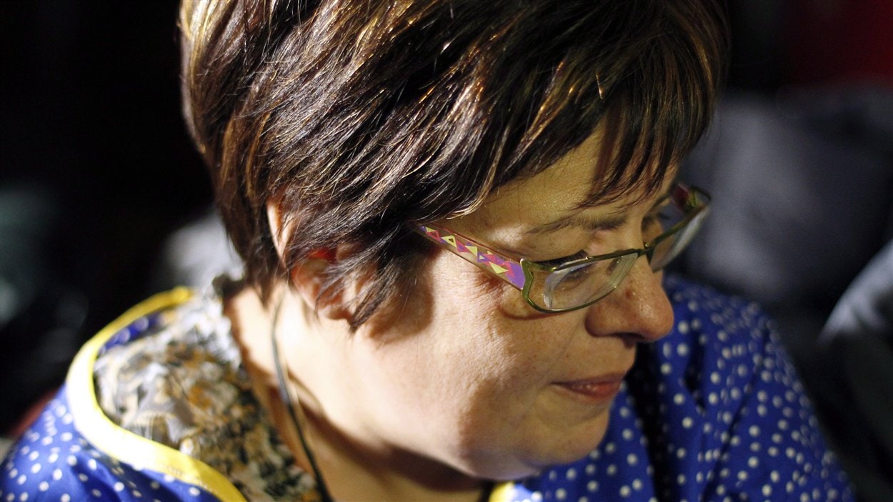 La chef autochtone Theresa Spence poursuit sa grève de la faim.