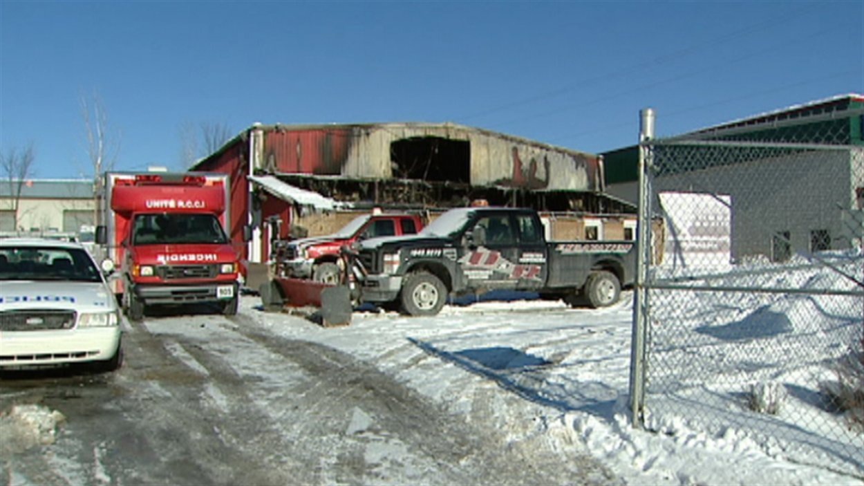 Un incendie ravage un édifice commercial de Gatineau RadioCanada.ca