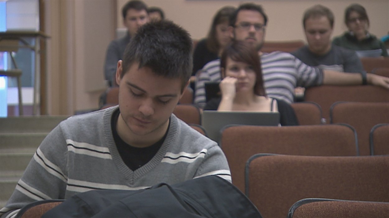 Près de 2000 étudiants de l'Université Laval doivent reprendre leurs examens.
