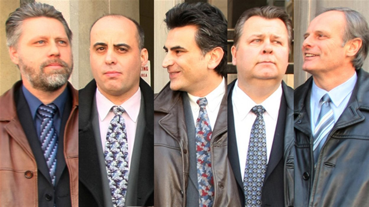 De gauchae à droite : Raymond Pollard, Steven Correia, Ned Maodus, Joe Miched et John Schertzer