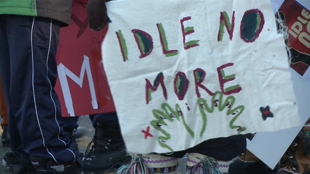 Pancarte d'un manifestant sur la Côte-Nord