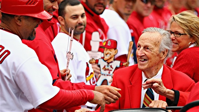 Stan Musial (à droite)