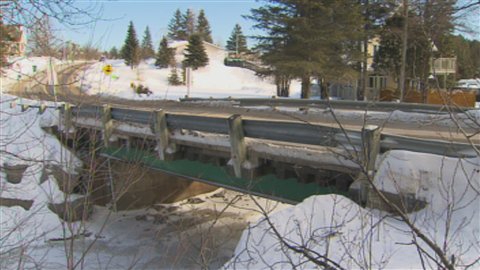 Travaux exigés pour le pont de la route Madoc | Radio-Canada