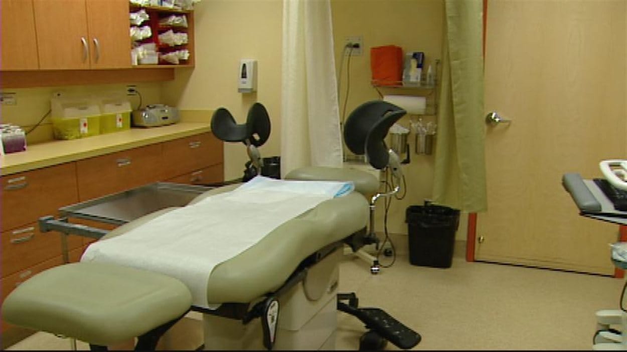 Des interruptions volontaires de grossesse sont pratiquées dans cette salle d'une clinique de Winnipeg, filmée en janvier 2013.