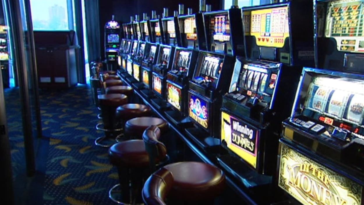 Des machines à sous au casino du Lac-Leamy à Gatineau.