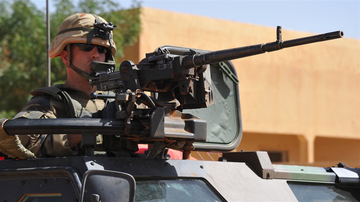 Des soldats français patrouillent les rues de Gao, au Mali.