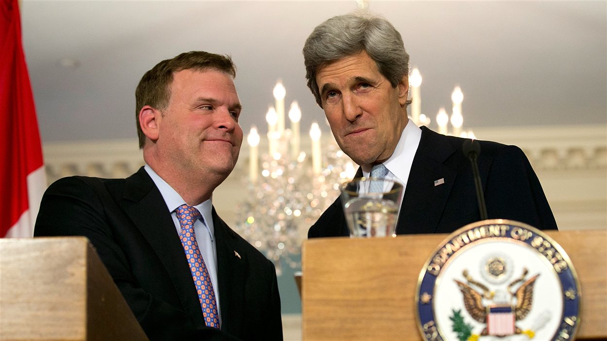 Le ministre canadien des Affaires étrangères, John Baird, et le secrétaire d'État américain, John Kerry