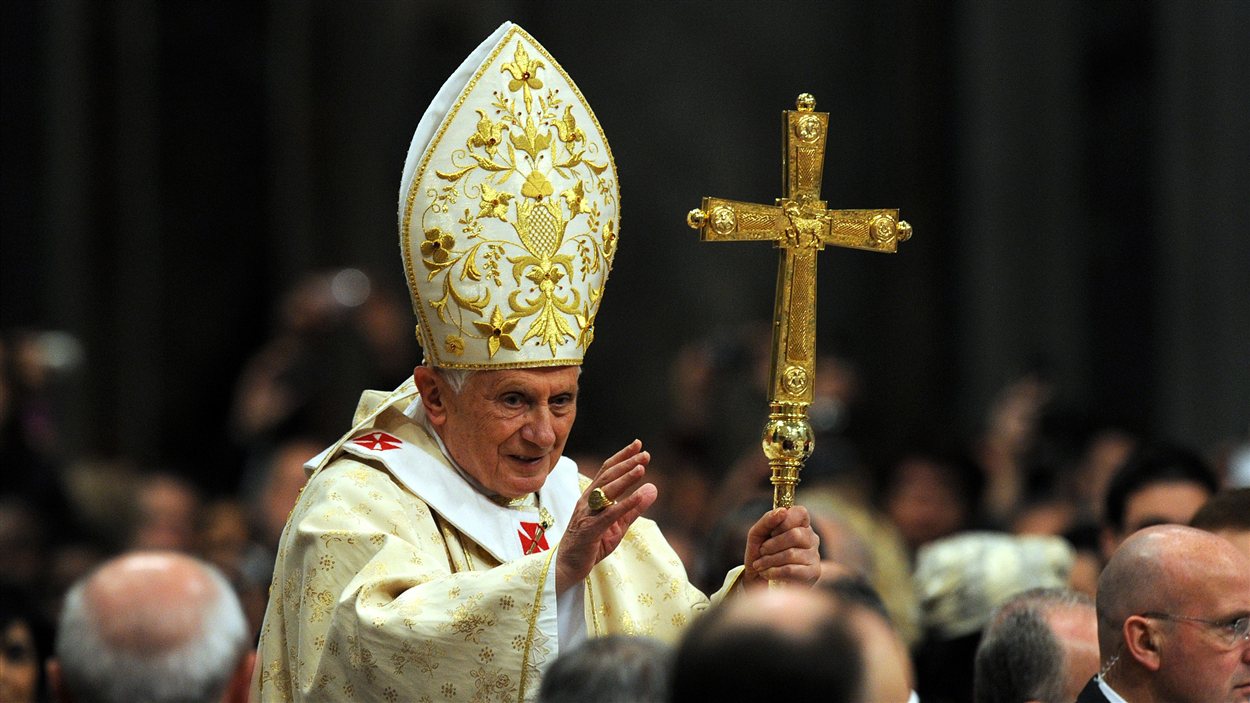 Le pape Benoît XVI, lors d'une messe de Noël, en 2011.