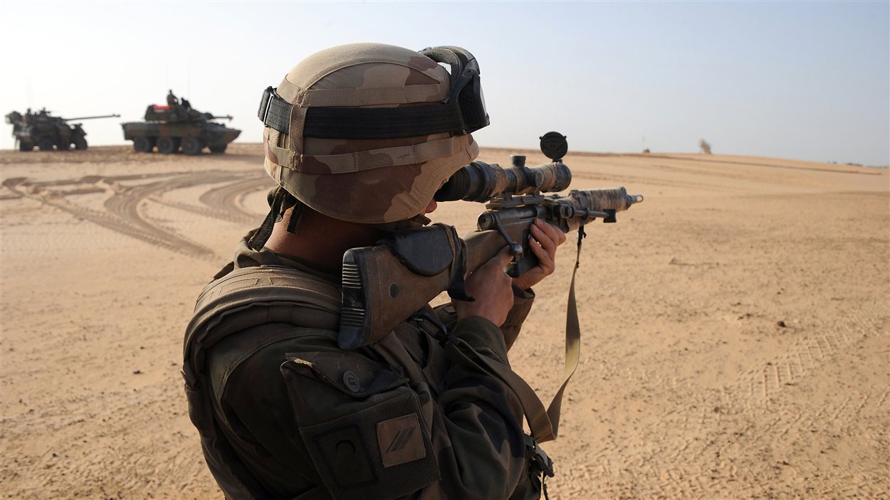 Un soldat français dans la région de Bourem, dans le Nord Mali