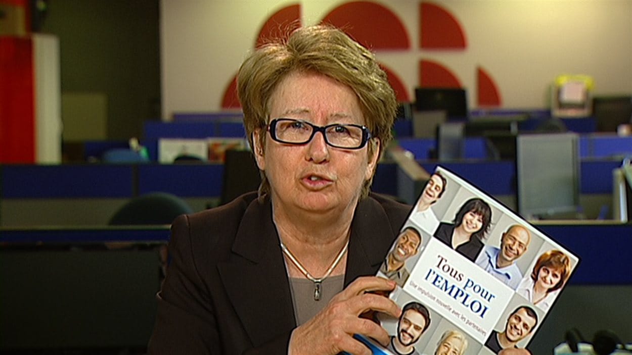 Agnès Maltais dans les bureaux de Radio-Canada à Québec pour commenter la décision du gouvernement Marois de modifier l'accès à l'aide sociale