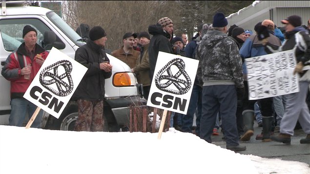 Des travailleurs sylvicoles manifestent à Caplan