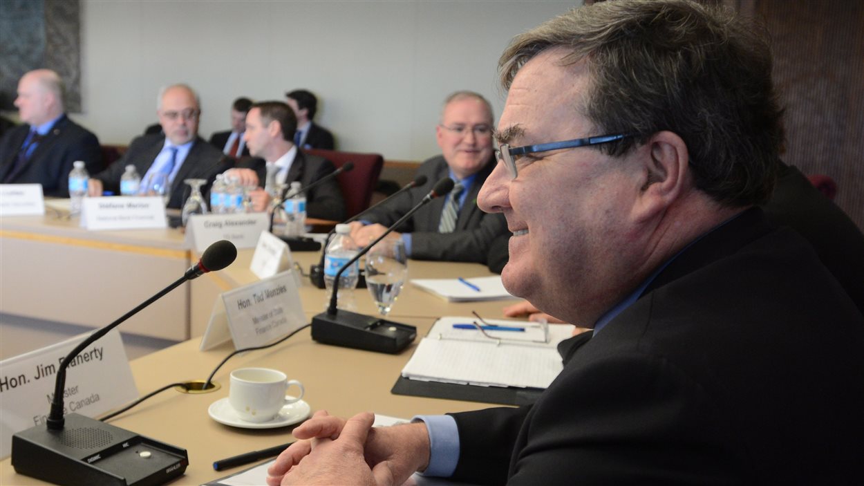 Des économistes qui ont participé à la rencontre avec Jim Flaherty sur les prévisions économiques canadiennes.