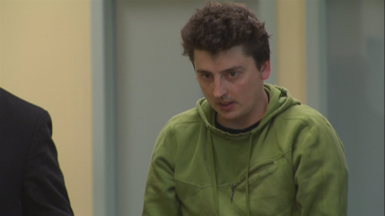 Nouvelles accusations déposées contre Robert Perron | Radio-Canada
