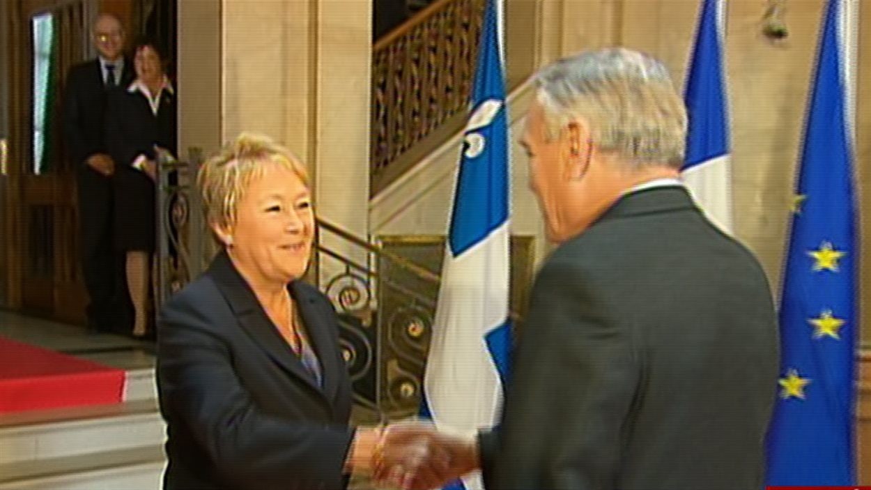 La première ministre du Québec, Pauline Marois reçoit son homologue français à Québec.