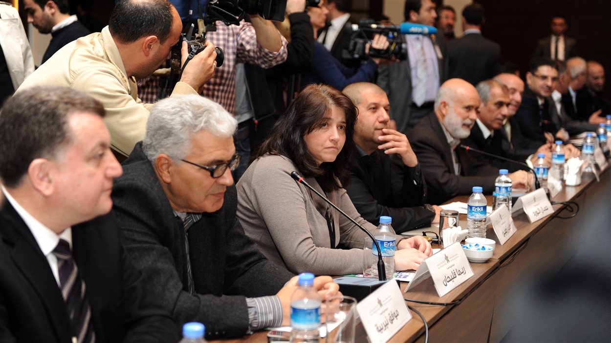 Les membres de l'opposition syrienne réunis lundi à Istanbul
