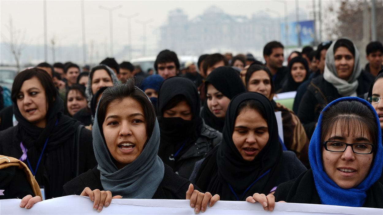 Le 14 février, des manifestantes marchent à Kaboul contre la violence faite aux Afghanes