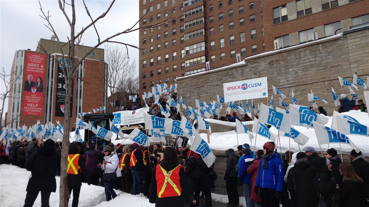 Manifestation de la Fédération interprofessionnelle de la santé du Québec (FIQ) devant l’Hôpital général de Montréal.
