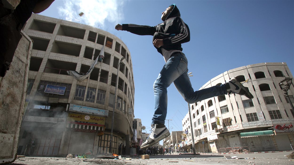 Affrontements dans la ville d'Hébron, après l'annonce de la mort d'un détenu palestinien