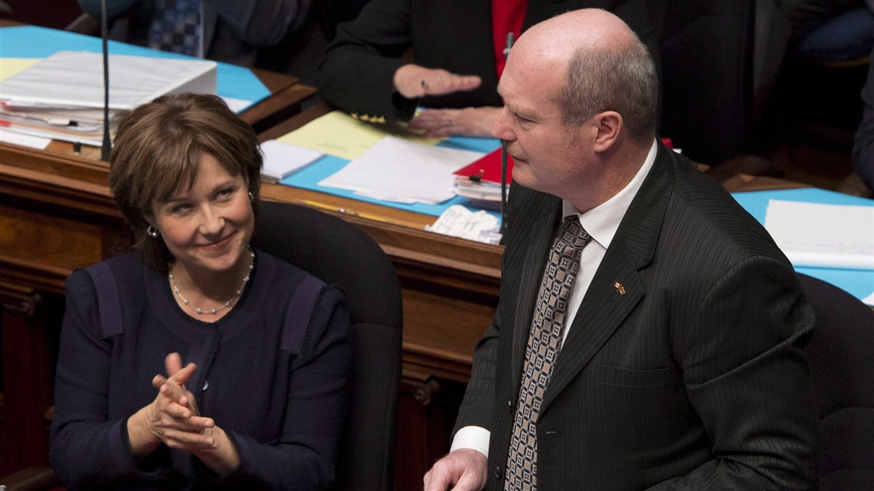 Mike de Jong et Christy Clark lors du dépot du budget en février 2013.