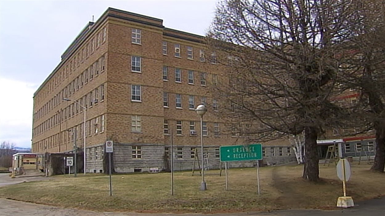 BaieSaintPaul première pelletée de terre pour le nouvel hôpital