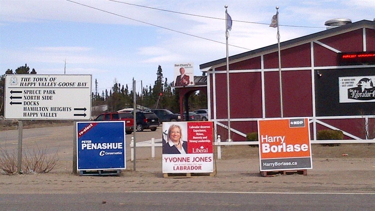Les trois principaux candidats à l'élection partielle au Labrador ont participé à un premier débat à Happy Valley-Goose Bay.