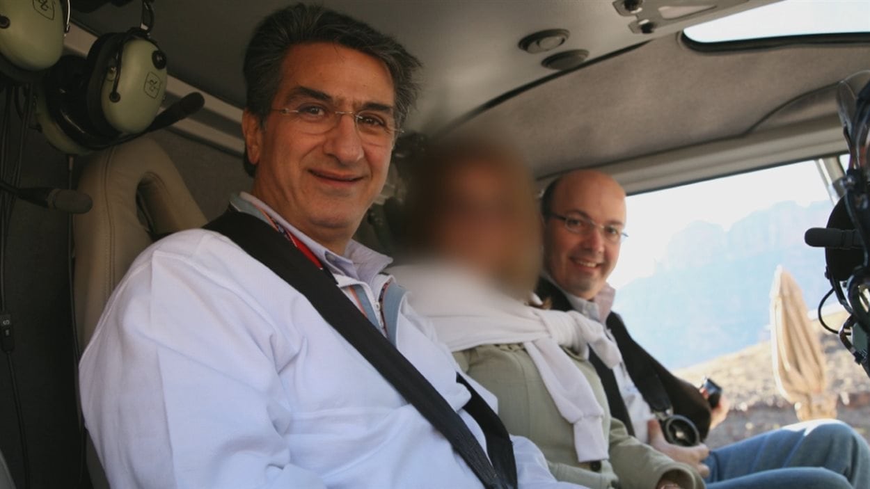 Le directeur général de la Ville Robert Abdallah et le président du comité exécutif Frank Zampino en hélicoptère, aux frais de Tony Accurso. Las Vegas, février 2006