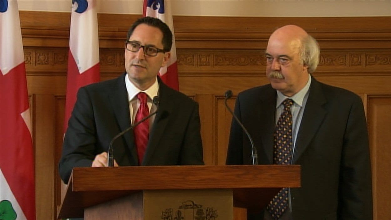Le maire de Montréal, Michael Applebaum, et le président du comité exécutif de la Ville de Montréal, Laurent Blanchard, en conférence de presse à l'hôtel de Ville