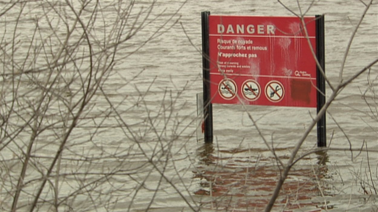 Des résidences de Luskville sont inondées par la crue des eaux Radio