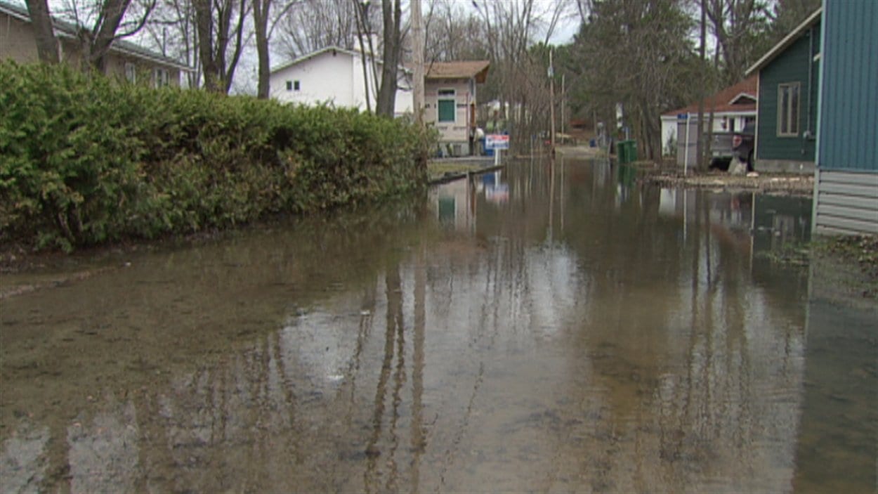 Des résidences de Luskville sont inondées par la crue des eaux Radio