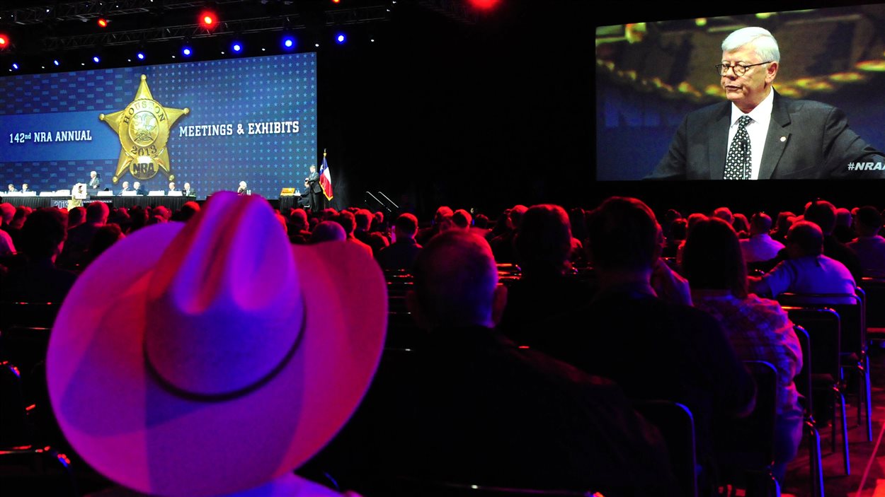 Le président sortant de la NRA, David Keene, donne un discours au congrès annuel de l'organisation, le 4 mai.