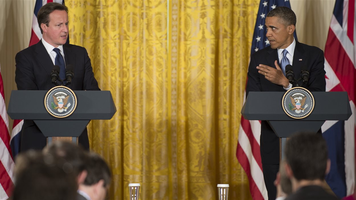 Le premier ministre britannique David Cameron (gauche) et le président des États-Unis, Barack Obama en conférence de presse à Londres.