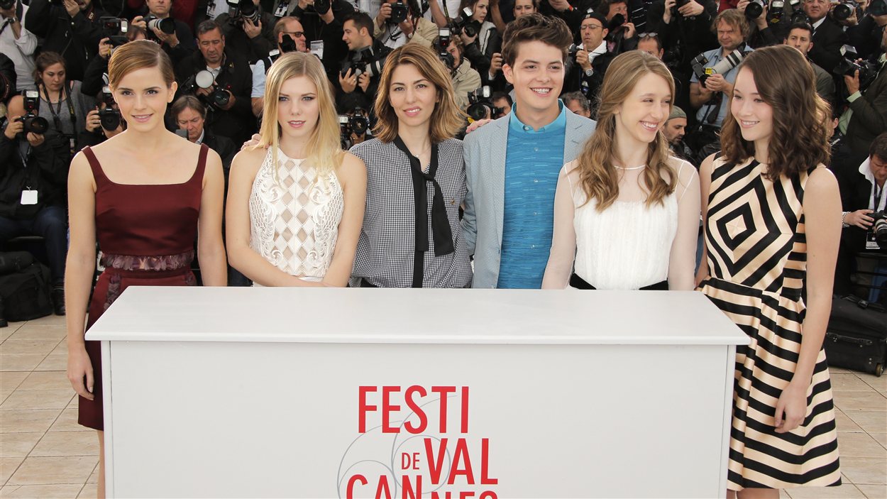 La réalisatrice Sofia Coppola entourée de la distribution de son film The bling ring à Cannes