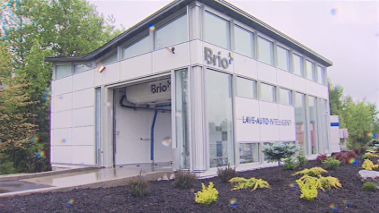 Le premier lave-auto intelligent de l'entreprise Brio a été inauguré à Magog.