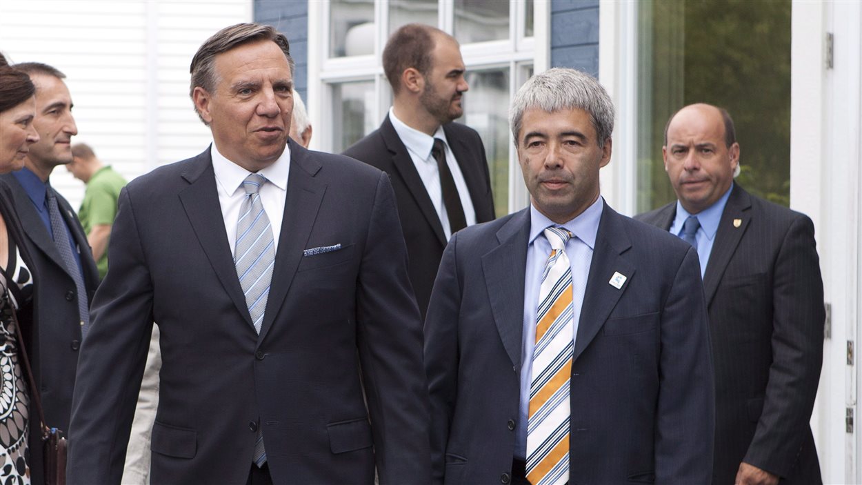 François Legault et Stéphane Le Bouyonnec, porte-parole de la CAQ en matière d'économie et de commerce extérieur.