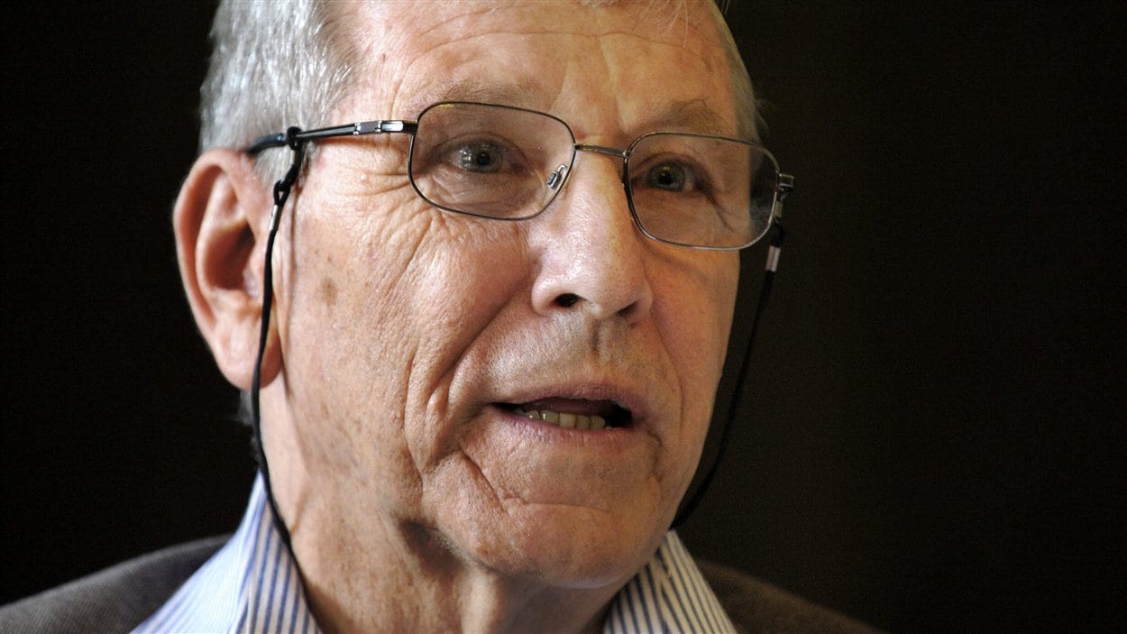 Amos Oz