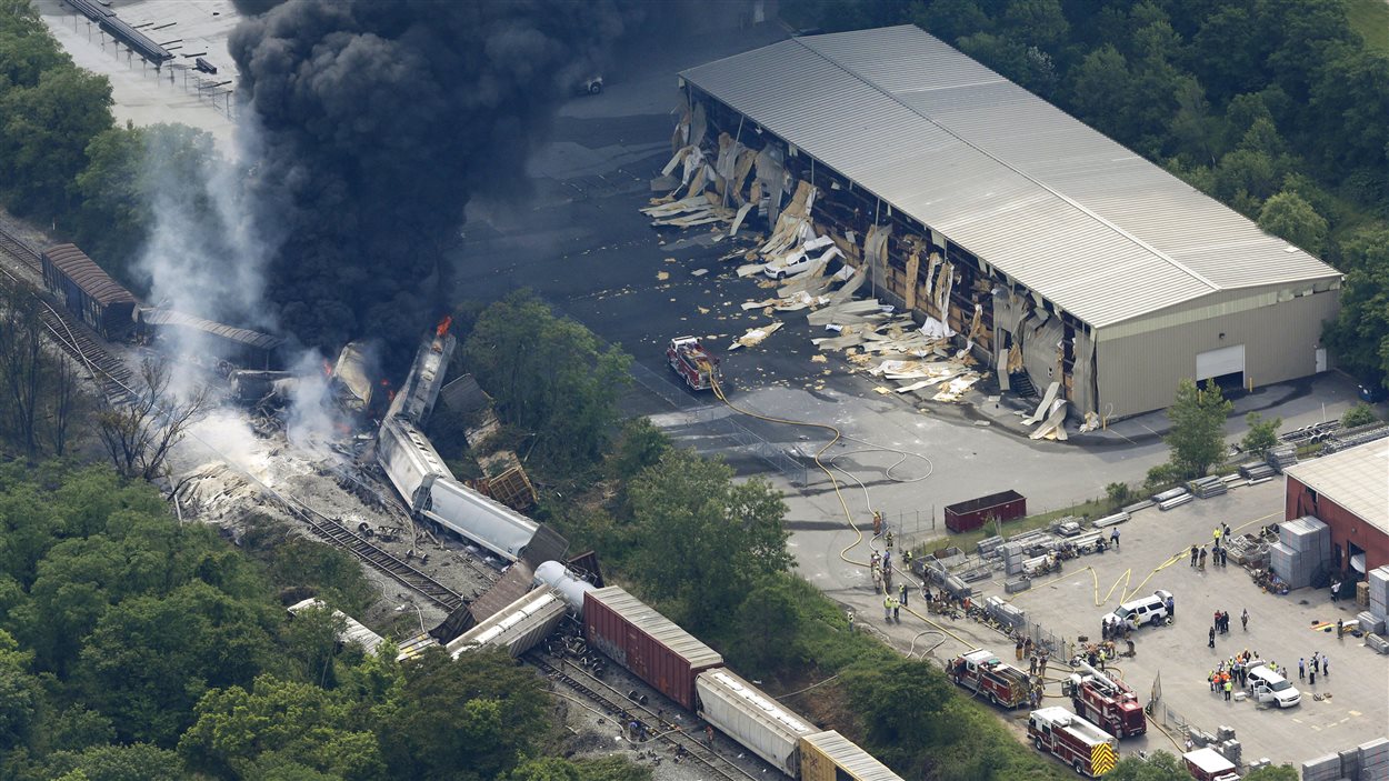 Un train déraille et provoque une explosion près de Baltimore | Radio ...