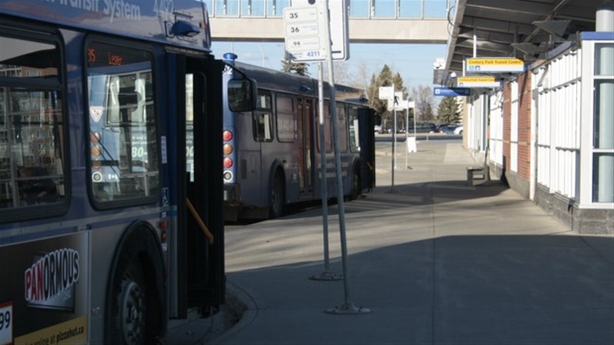Edmonton les tarifs des transports en commun augmenteront le 1er février RadioCanada