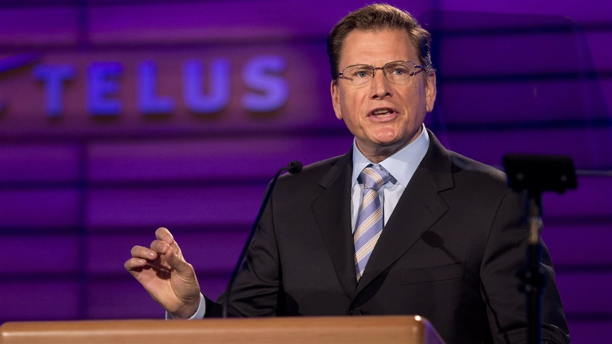 Le PDG de Telus, Darren Entwistle, lors de l'assemblée annuelle de l'entreprise à Montréal, le 9 mai 2013.