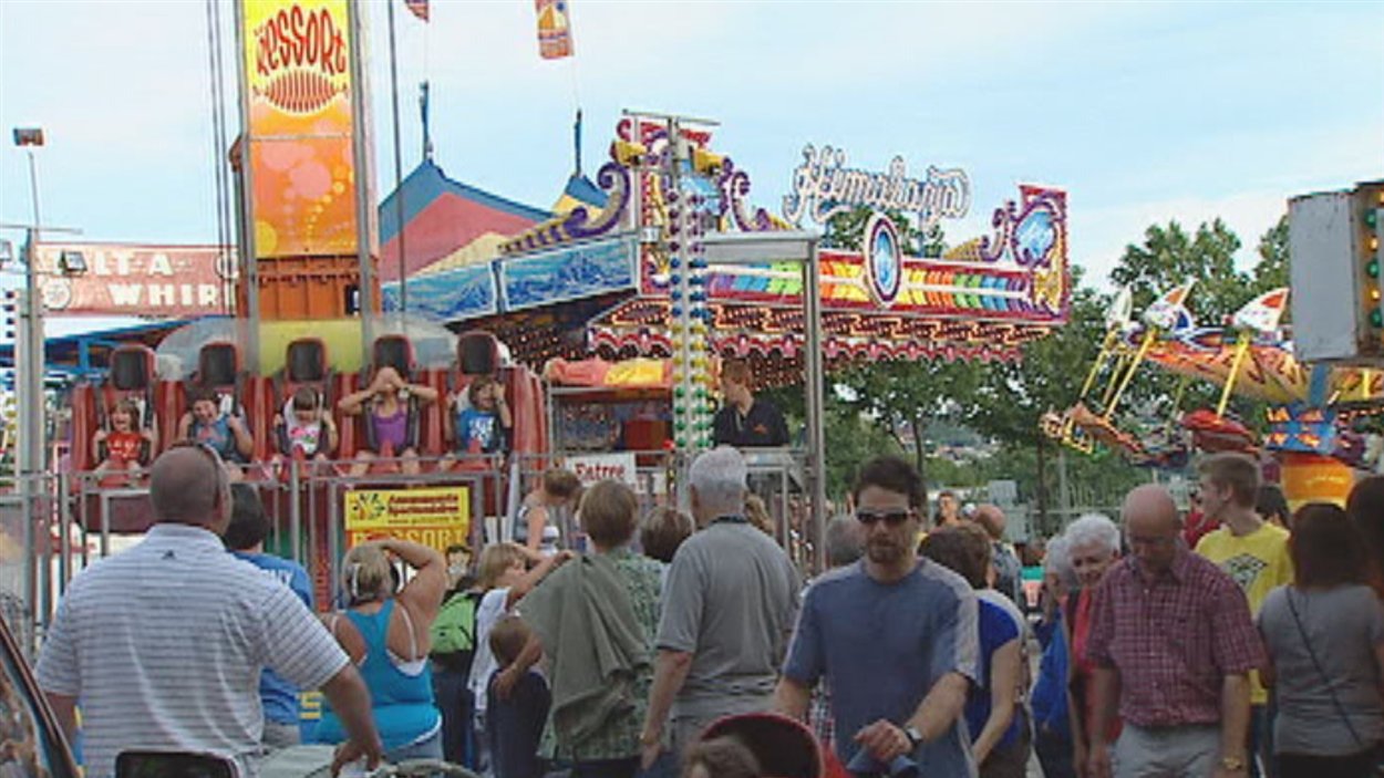ExpoCité les commis de bar se dotent d'un mandat de grève RadioCanada