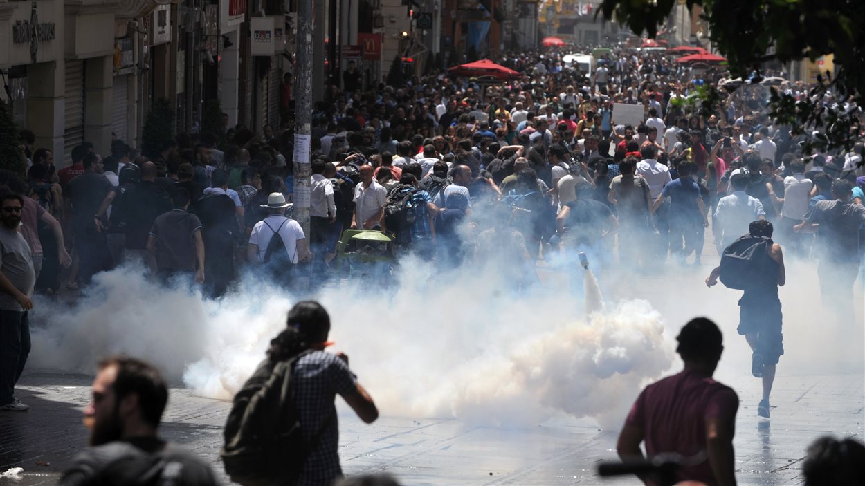 Scène d'affrontements à Istanbul Vendredi